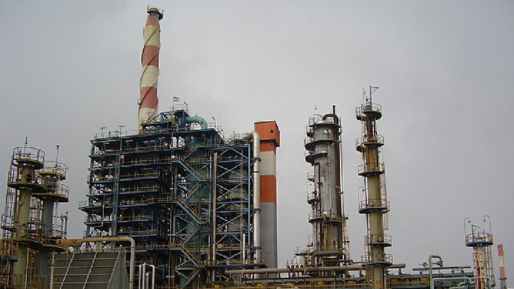 Greenpeace accuses oil companies of reaping Mideast 'war profits'